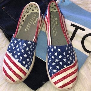Toms Stars and Stripes Sz 4.5y ❤️🤍💙